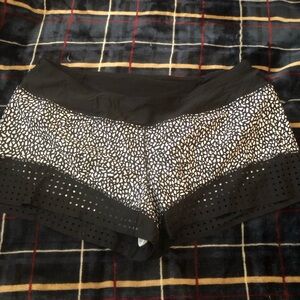 Lululemon Shorts Speed Up Run 8 Rare Pattern Black White Medium